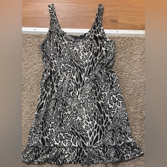 DayTrip Woman’s Lg Leopard Print Sleeveless Dress Ruffled Hem Like New Condition - Picture 1 of 9